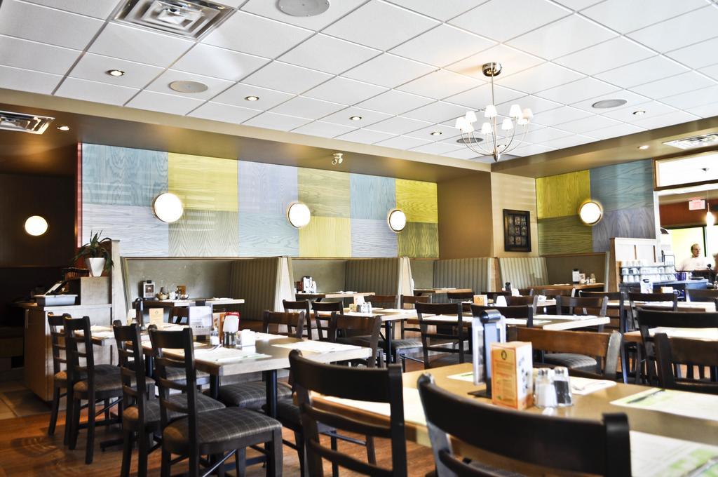 Hotel-Resto-Bar Le Journel Saint-Joseph-de-Beauce Exterior photo