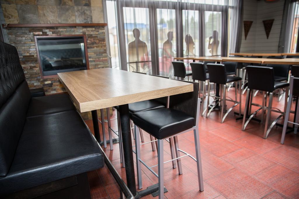 Hotel-Resto-Bar Le Journel Saint-Joseph-de-Beauce Exterior photo