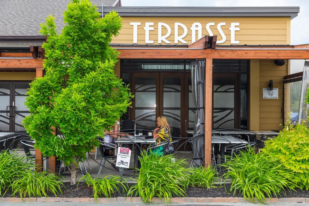 Hotel-Resto-Bar Le Journel Saint-Joseph-de-Beauce Exterior photo